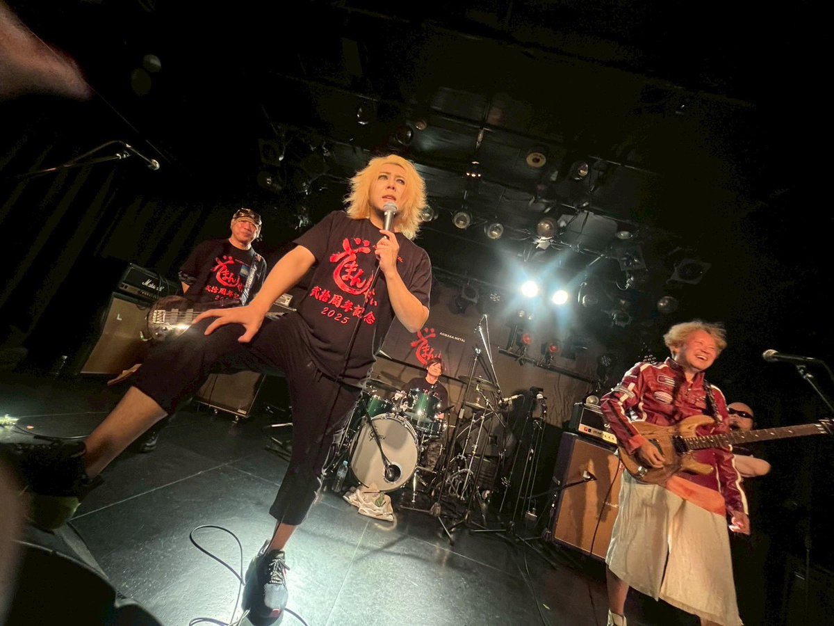 teamthunders_jp's tweet photo. 2025/10/31 秋葉原GOODMAN
ざ・まんせぃ20周年にて https://t.co/iKJcsaix5f