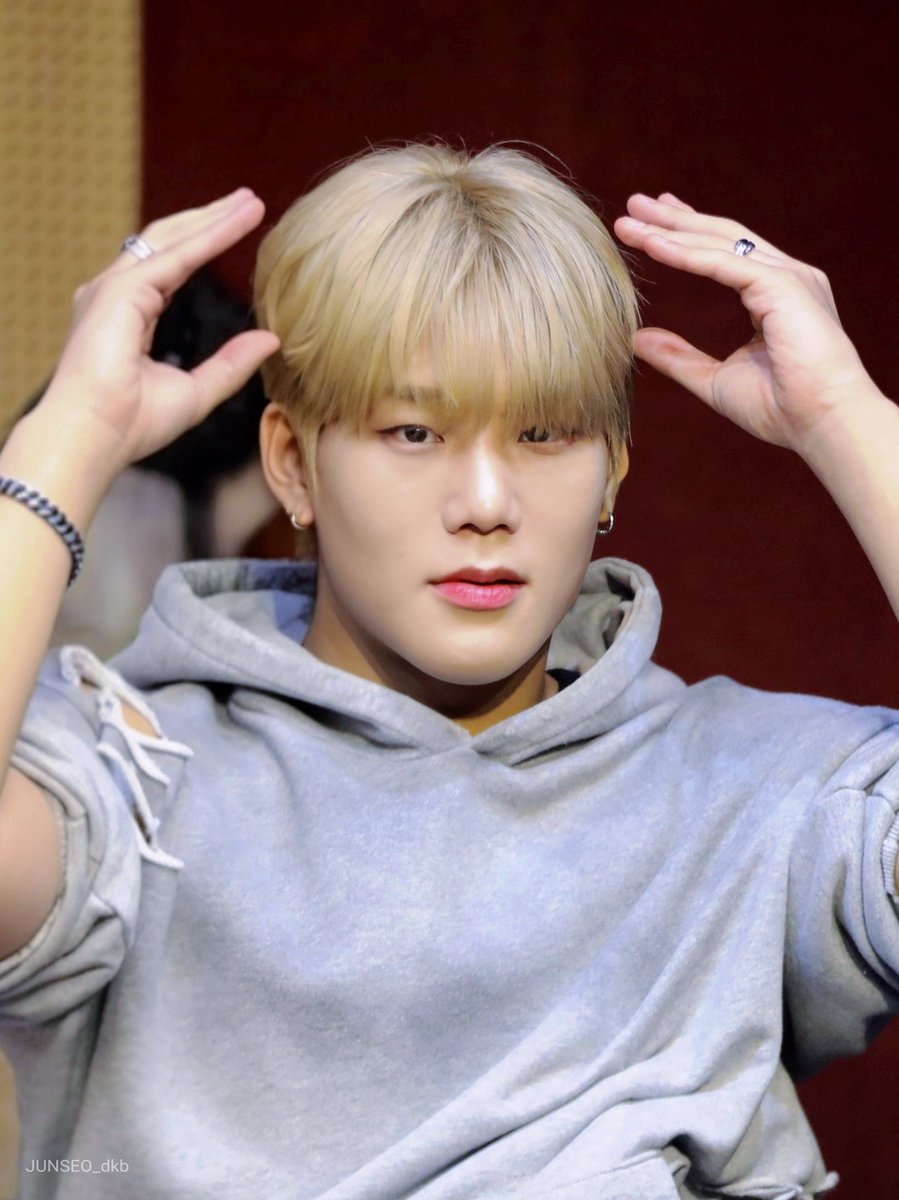 타로 tweet media