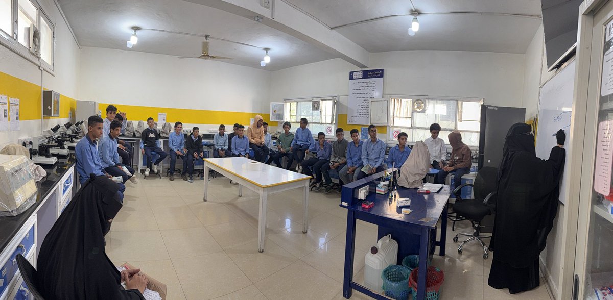 في إطار جهوده المستمرة في خدمة المجتمع وتعزيز التعليم التطبيقي، استقبل قسم المختبرات الطبية في الجامعة طلاب الثانوية من مدرسة دار القرآن، ضمن برنامج تدريبي عملي يهدف إلى ربط الجوانب النظرية بالتطبيق الميداني.

#حقق_حلمك
#جامعة_الجند_للعلوم_والتكنولوجيا