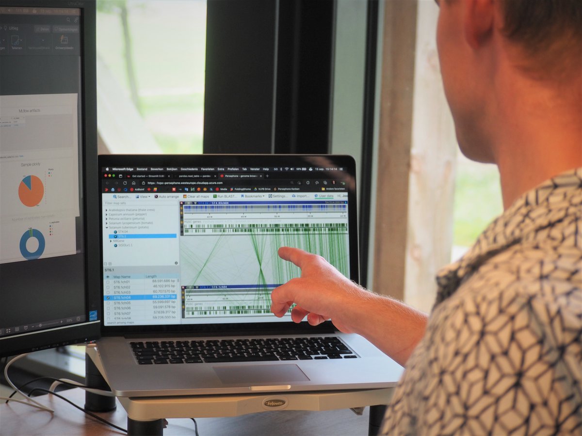 From labs to fields, #AgNerds are growing the next generation of potatoes. 🧠🌱 Check out Aron Derbidge’s “The Brilliant Varieties Behind Every Potato.”

#Insiders #HZPC #PotatoResearch #AgInnovation <a href="/HZPC/">HZPC Potatoes</a>

hubs.li/Q03Rg9gK0