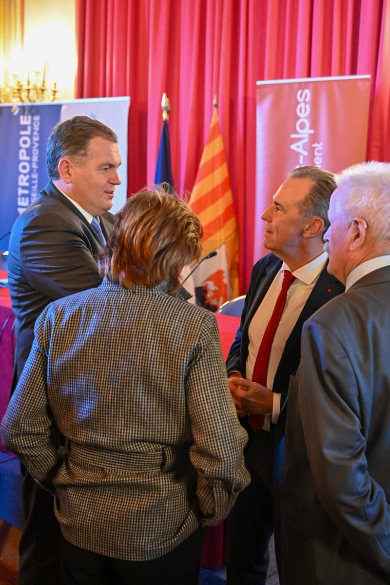 PhilippeTabarot's tweet image. 📍 Investissements historiques pour les mobilités en région Provence-Alpes-Côte d'Azur !

Étape importante aujourd'hui avec la signature de l’avenant mobilités du contrat de plan État-Région, aux côtés de Georges-François Leclerc, Renaud Muselier, Martine Vassal et Jean-Marie