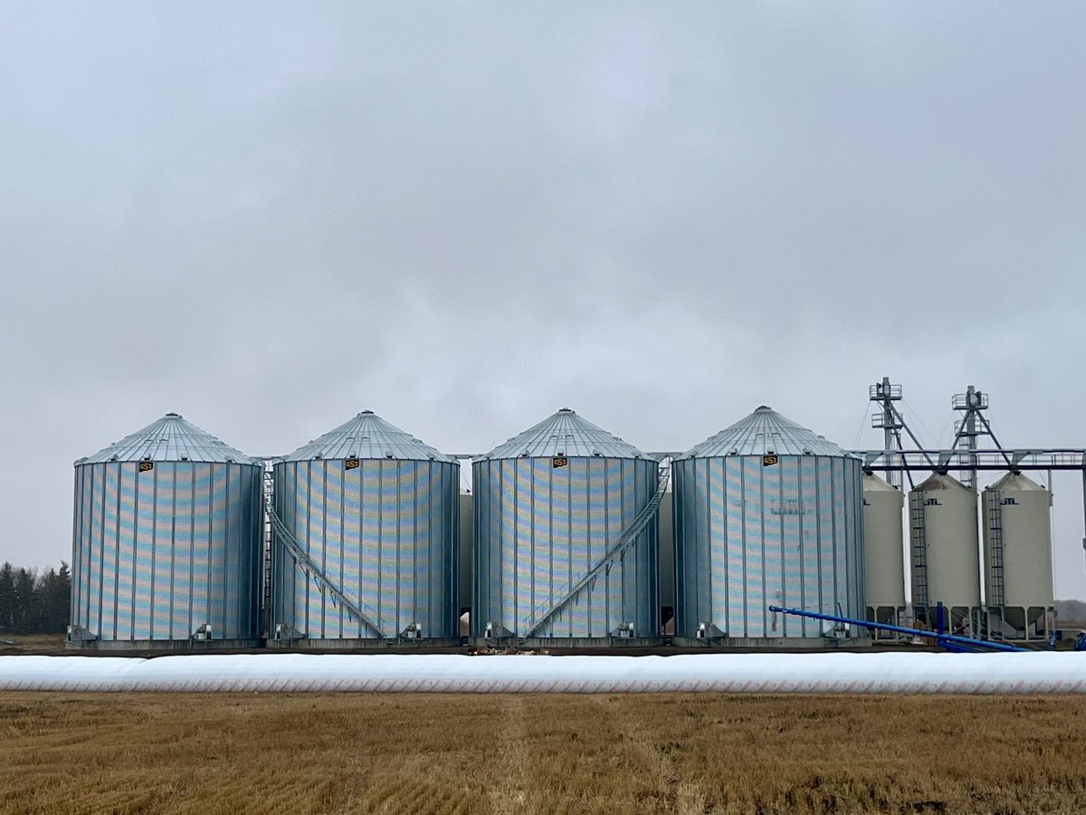 Taking in the sights on the way up to Red Deer for <a href="/agritradetoday/">Agri-Trade</a> 

Stop by booth #546 in the Neeralta Pavilion this week for everything <a href="/GSI_Grain/">GSI</a> + <a href="/WentworthAg/">Wentworth Ag</a> 

⬇️(4) 48-12’s guys wrapped up last week⬇️