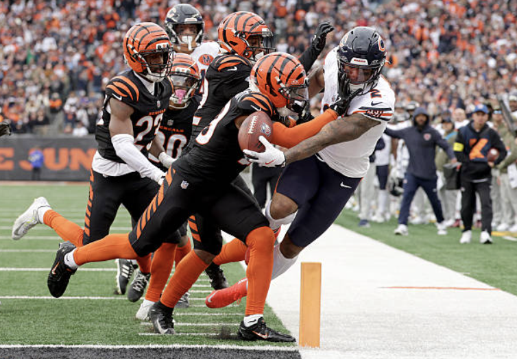 LanceMcAlister's tweet photo. #Bengals D grades/Sunday
Per PFF (min. 26 snaps)
67.6 Ossai
60.7 CTB
59.1 Battle
57.8 Turner
56.9 D. Hill
56.5 Murphy
49.6 B. Hill
48.9 Stone
44.7 Slaton
41.9 Jenkins
41.1 Burks 
28.5 Carter
28.3 Knight Jr. 
28.1 Stewart https://t.co/XAaqtf6ky9