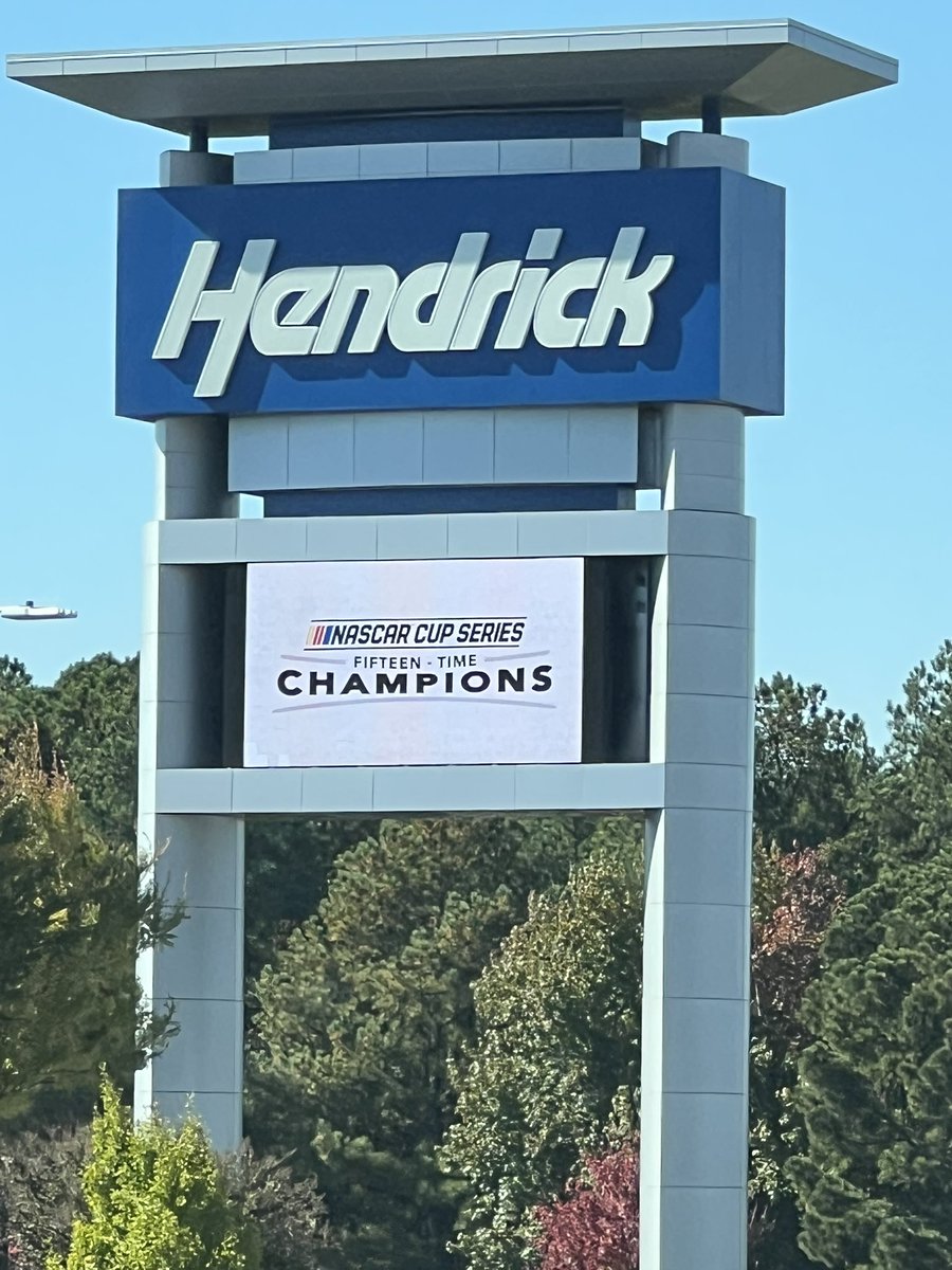 RossWece's tweet image. .@TeamHendrick graphics team got the sign out front updated QUICK.