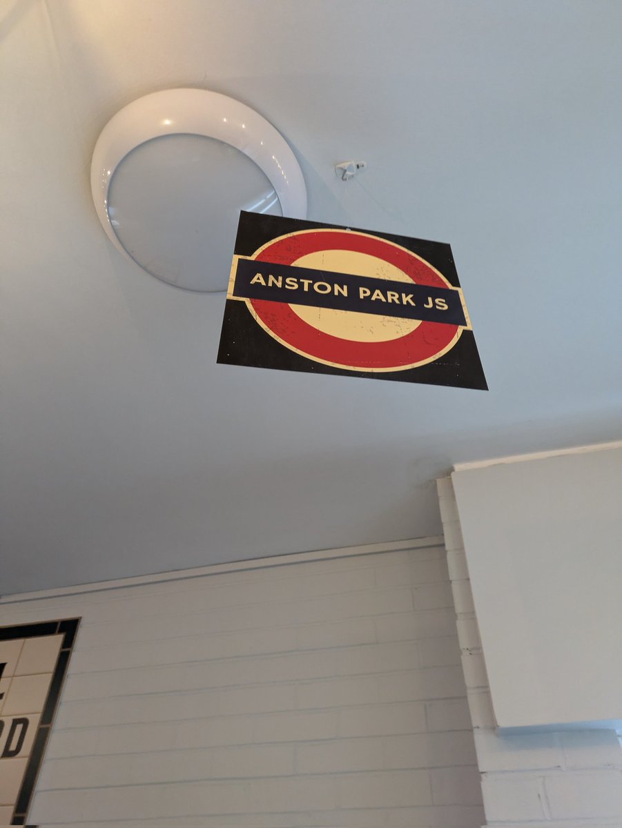 apjschool's tweet image. What a fantastic day at the @WhiteWoodsPAT1 Festival of Learning! 🌟 A brilliant day of learning, and networking with colleagues. So proud to be part of such an inspiring and dedicated team! 💙 #WhiteWoodsFestival  #LearningTogether