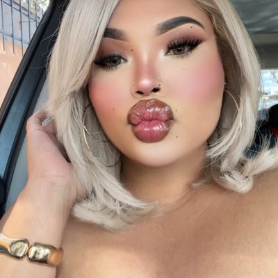 MarquezNicolle's tweet photo. #NewProfilePic https://t.co/o2MA93QPPu
