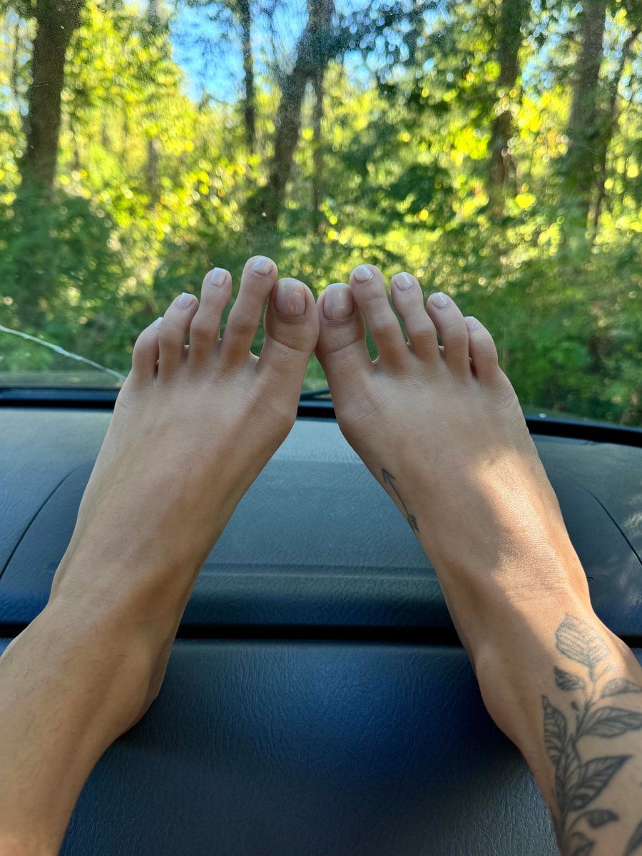Longer2ndToes's tweet photo. Congrats to @ashleylottsxo for October's Model of the Month!!! ๐ธโจ๏ธ #LST #longersecondtoes #greekfeet #longtoes #mortonstoe #fingertoes #modelofthemonth https://t.co/ldyDAlTCTp