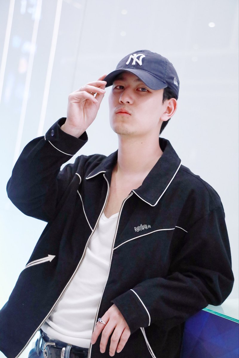 ryutopia_ikr's tweet photo. เป็นพี่อิงนี่มันเท่จริง ๆ น้า🖤✨
@reyuyuyuyu 

#ryuikr #RyuIngkarat
#MeasureInLove 💐
#หนึ่งปีรักของฉันหนึ่งวันฝันของเธอ https://t.co/eLBPuTJXAn