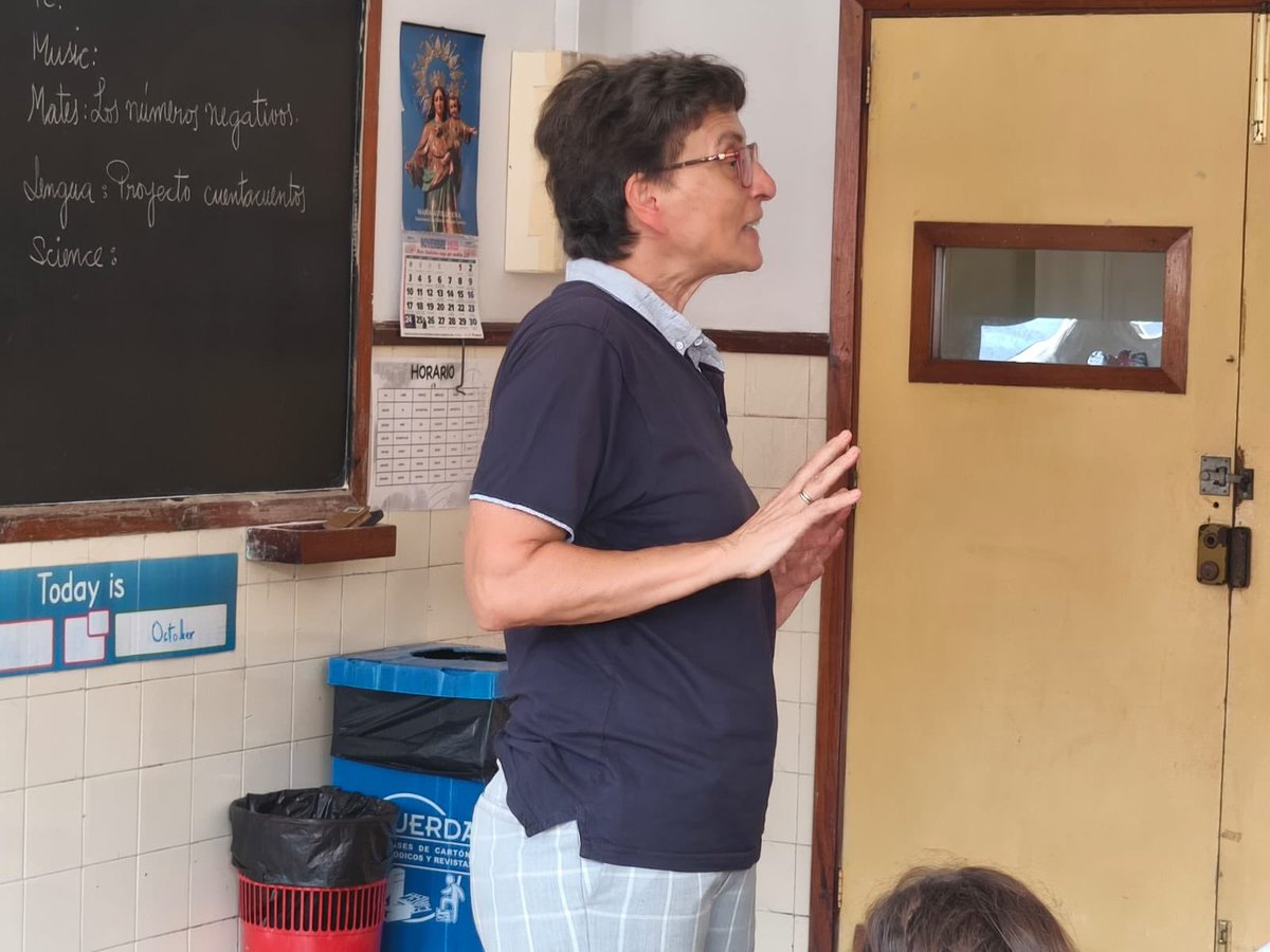 salesianoslpa's tweet photo. Nuestro alumnado de 3º y 4º ya está dando rienda suelta a la imaginación preparando los cuentos que compartirán en la Maratón Solidaria de Cuentacuentos, organizada por @ManosUnidasONGD 

🗓️ Martes 18 de noviembre
📍 Salón de actos del colegio
🕓 De 16:00 a 19:00 h https://t.co/9Fn6HVCFVO