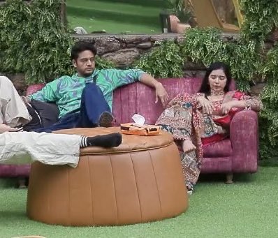 GirlBoss_Azila's tweet image. They still haven’t posted #Gaurav’s journey video because even the editors are searching for his journey 🕵️‍♂️

#BB19, makers are trying :
“If reality isn’t giving GK moments… we’ll manufacture them in post-production.” 😂🎬

At this stage, it’s not organic hype
it’s force-feeding…