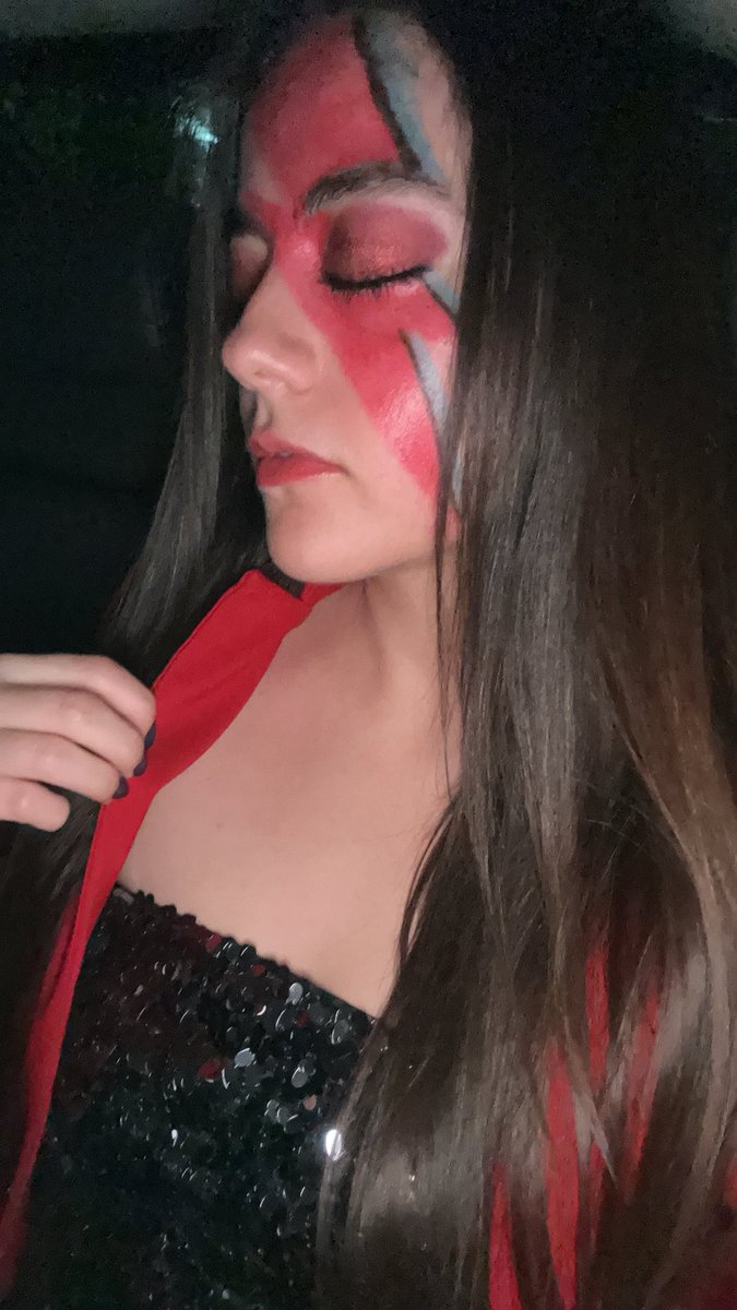 Desperté triste porque ya no soy David Bowie