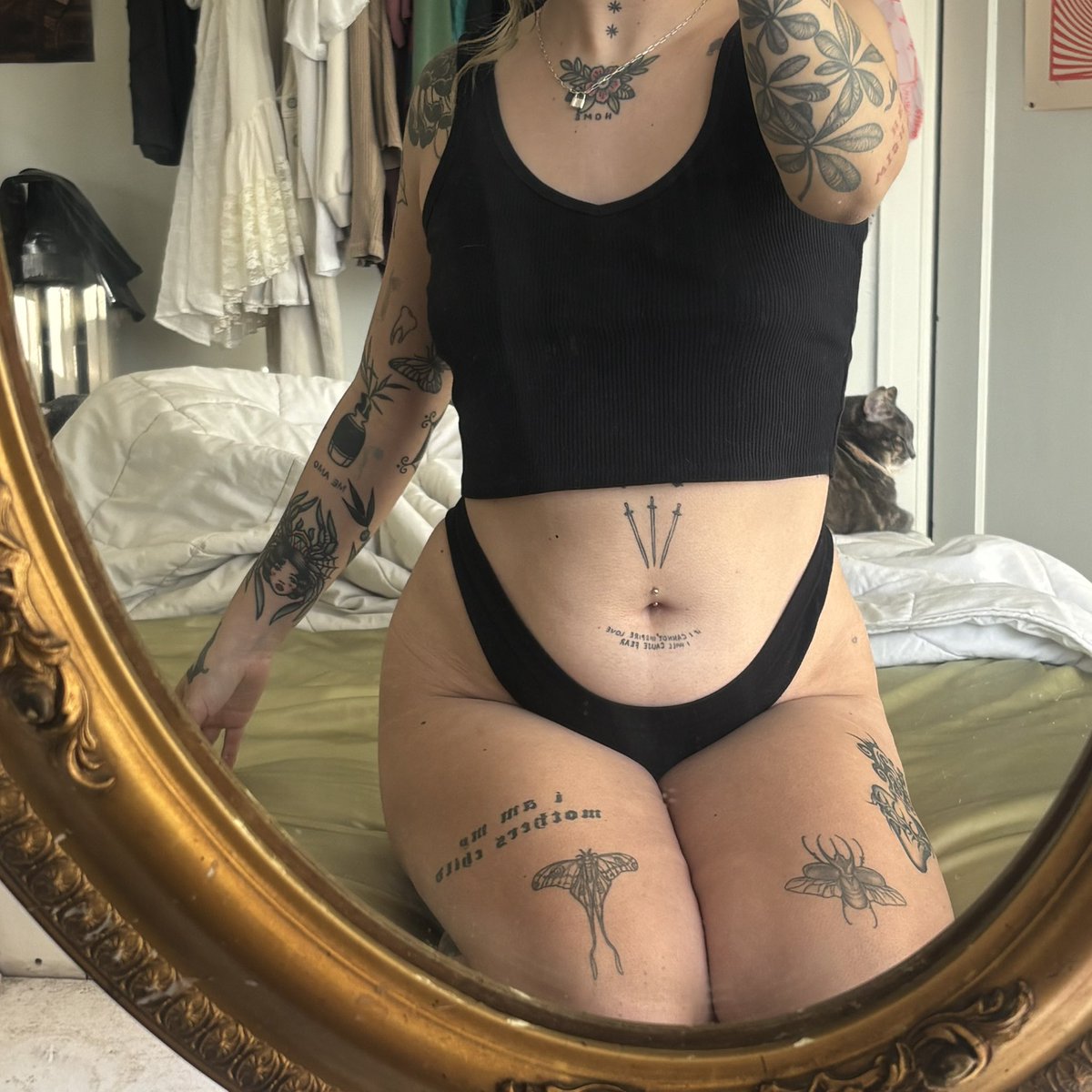 amigomezc's tweet image. sick at home today :,(