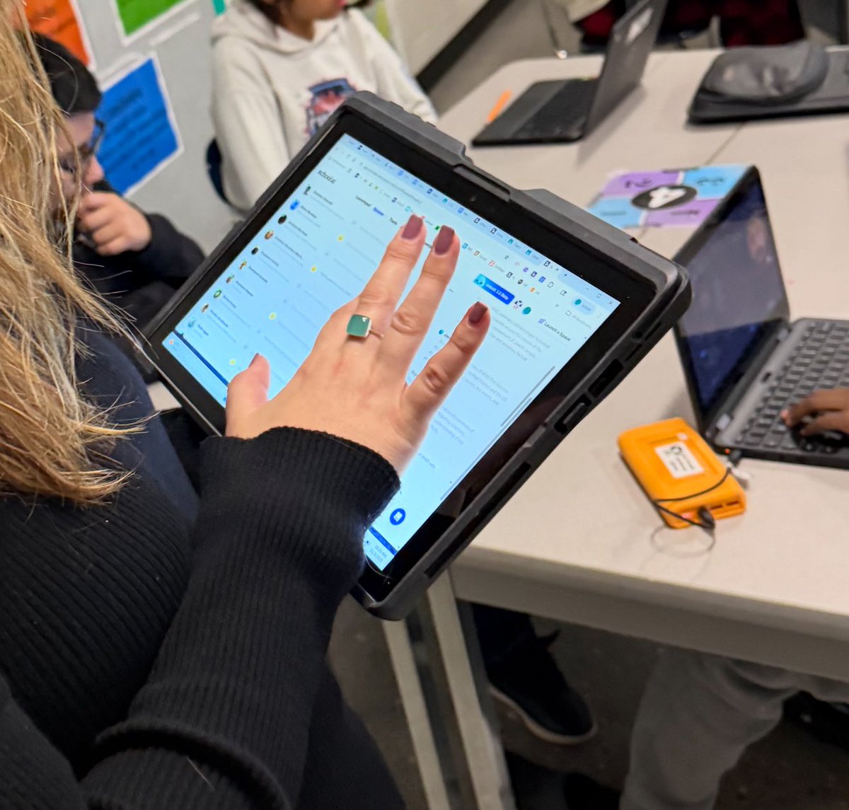 In Chicago today with <a href="/TarahTesmer/">Tarah Tesmer</a> 🙌Loved seeing a 7th grade social studies teacher use Mission Control to catch misconceptions in real time and guide students right away!