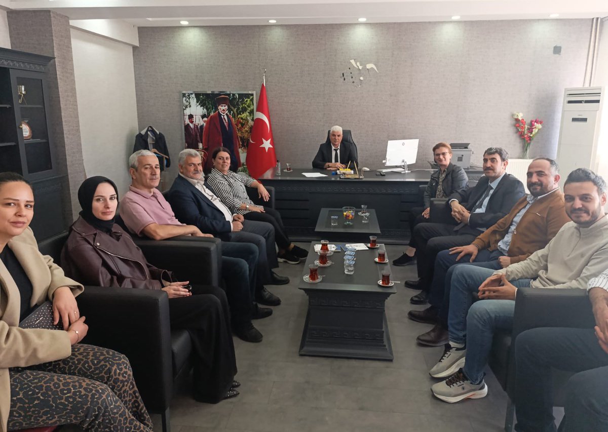 Dilimizin Zenginlikleri Projesi İlçe Komisyonu toplantısı  Şube Müdürümüz başkanlığında toplandı. Yapılacak çalışmalar ve etkinlikler konusunda bilgilendirme yapıldı.
<a href="/tcmeb/">Millî Eğitim Bakanlığı</a> 
<a href="/UrfaValiligi/">T.C. ŞANLIURFA VALİLİĞİ</a>
<a href="/sanliurfammem63/">Şanlıurfa İl Milli Eğitim Müdürlüğü</a>
<a href="/mserkansahin/">Dr. Muhammed Serkan SAHIN</a>
<a href="/Mvural63/">Mehmet VURAL</a>