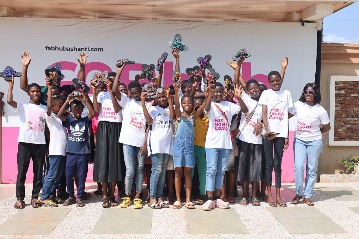 FabHubAshanti's tweet image. ✨Fab Youth Camp—October✨
Our young creatives at Fab Hub Ashanti turned plain slippers into vibrant art using African prints! 🎨💫
Proud of their creativity, teamwork &amp;amp; passion.
Here we grow! 🌿
#FabYouthCamp #FabHubAshanti #CreativeYouth #theFWN #HereWeGrow