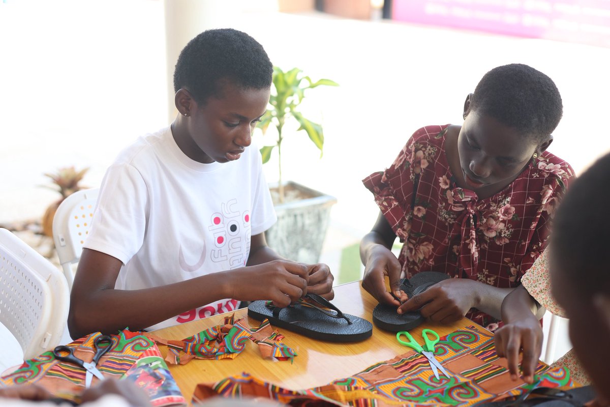 FabHubAshanti's tweet image. ✨Fab Youth Camp—October✨
Our young creatives at Fab Hub Ashanti turned plain slippers into vibrant art using African prints! 🎨💫
Proud of their creativity, teamwork &amp;amp; passion.
Here we grow! 🌿
#FabYouthCamp #FabHubAshanti #CreativeYouth #theFWN #HereWeGrow