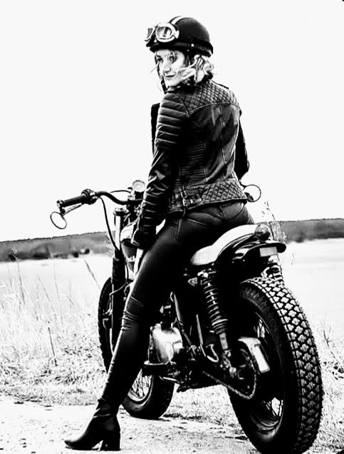 Louis10407676's tweet image. Good night ✌️