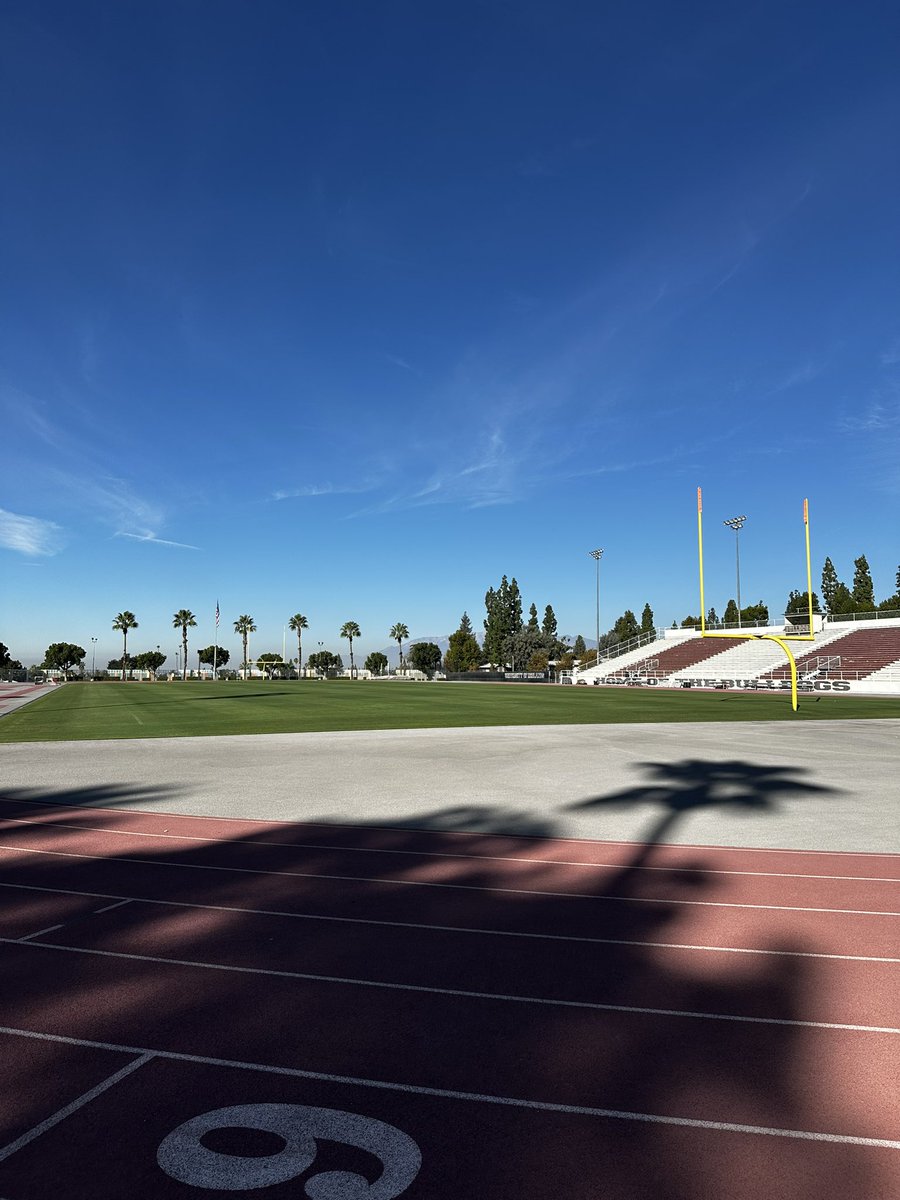 neet_stro's tweet photo. Unemployed, perfect weather, track to myself

Literally does not get better than this 🥂😹 https://t.co/YKubJx59AV