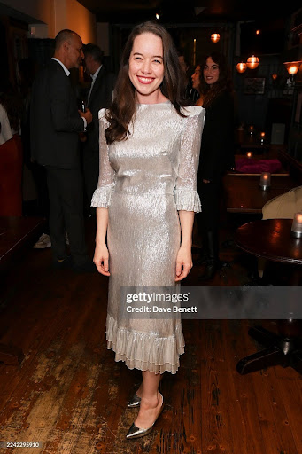 nprincess_utube's tweet photo. These new pictures of Annaaa 🥹 She's sooo pretty 💜 I love this dress on her, it's lovely and she looks gorgeous in it 🫶 Always happy to see new photos of our beloved Queen Susan 🥰 #AnnaPopplewell #SusanPevensie #Narnia #ChroniclesOfNarnia #QueenSusanTheGentle https://t.co/3mqAfNnun9