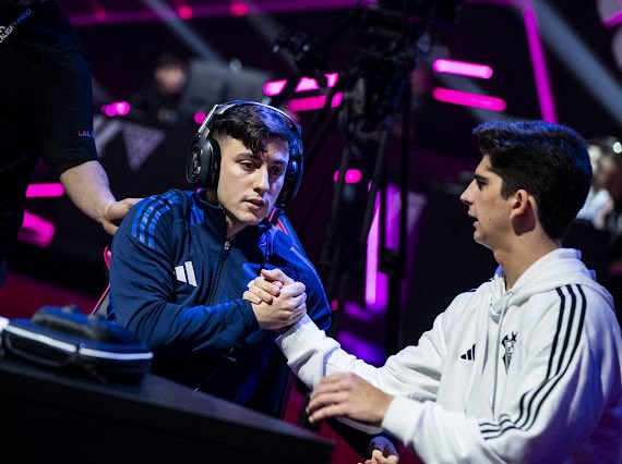 🚨 BUSCO COACH 🚨

Está año no podremos continuar con <a href="/HrDavo/">Davo</a> por motivos suyos laborales 

Estoy en busca de un entrenador para este Fc 26 para:

👉🏼 Torneos internacionales 

👉🏼 La Liga Fc Pro 

🔎 Se busca experiencia y constancia 

Si estáis interesados o conocéis a alguien 📩