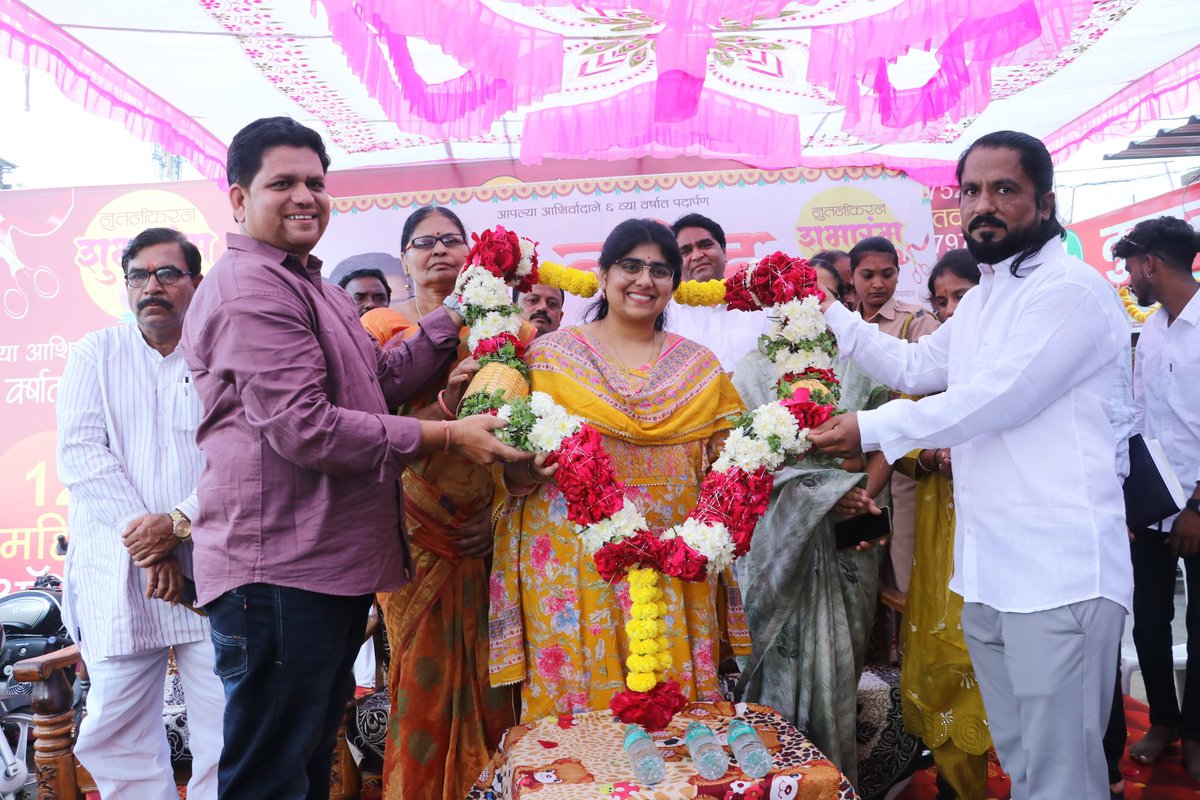 भोकर शहरातील व्यावसायिक श्रीकांत दरबस्तवार व पवन मोतीराम जोशी यांचे प्रतिष्ठान श्री नृसिंह केक शॉप व स्वीट्सने ग्राहकसेवेची ६ वर्ष पूर्ण केली असून, डॉ. बाबासाहेब आंबेडकर चौक, किनवट रोड, भोकर येथे आज नुतनीकरण सोहळा संपन्न झाला.