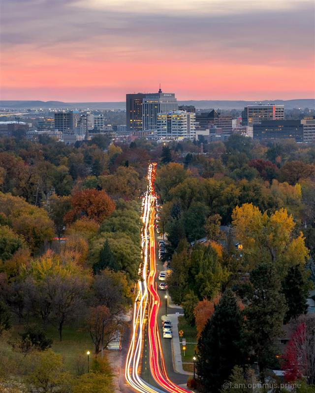 WHAT TO DO IN BOISE THIS WEEK:
✨ 11/6: First Thursday @ Downtown Boise
✨ 11/6: Backcountry Film Festival @ Treefort Music Hall
✨ 11/7-11/17: 3rd Annual Espresso Martini Week 
✨ 11/8: Idaho Veterans Parade @ Downtown Boise
Find more events at visitboise.com/events!