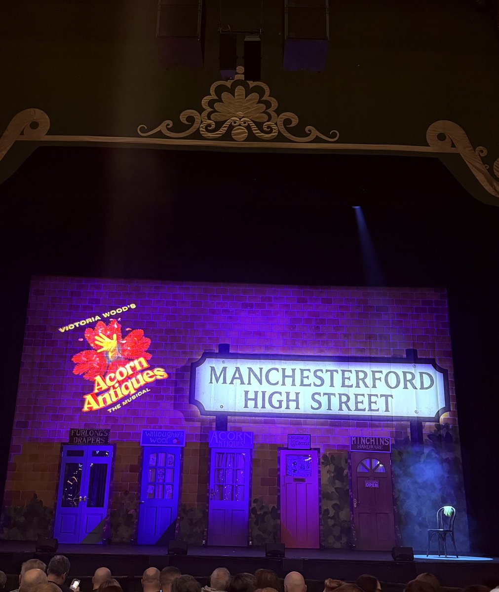 Dr Carl Austin-Behan OBE “Ozzy” 💙 tweet media