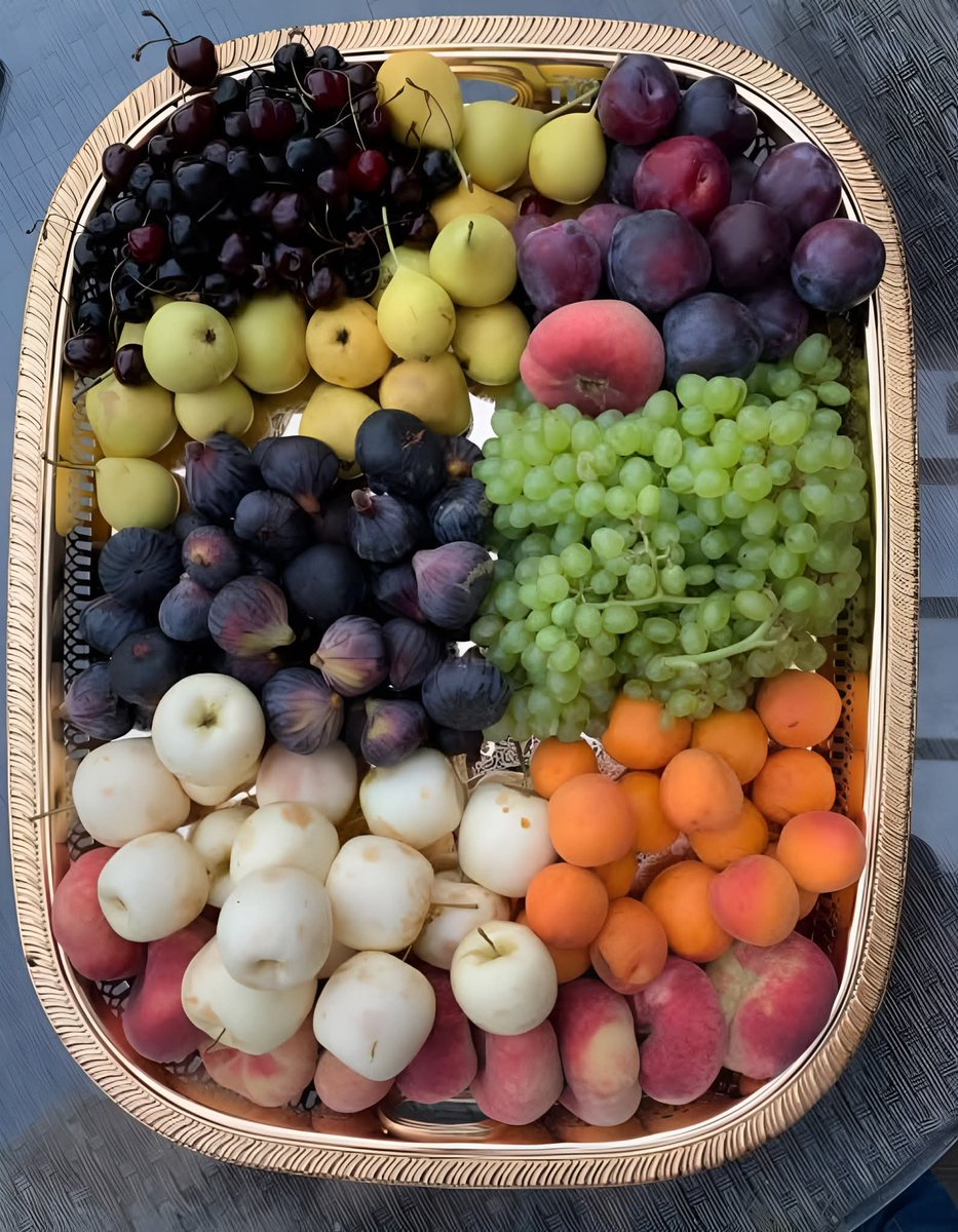 3_brhmn's tweet image. يُسْقَىٰ بِمَاءٍ وَاحِدٍ 🤎