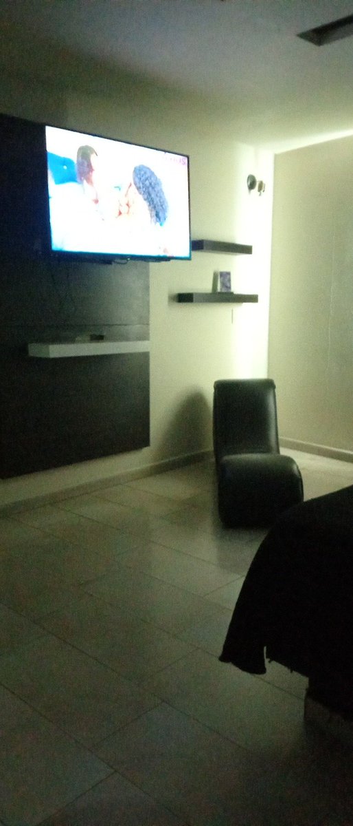 Aqui listos por la calzada y la paz...  Algun single dotado, solvente $$$ y formal para ahorita mismo. Manden dm...