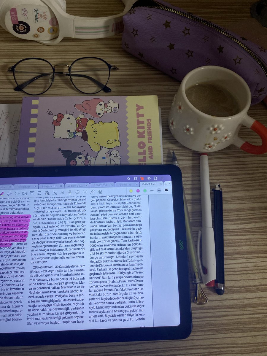 Hayatımda hiç kimse olmadığı için ders çalışıyorum 👍🏻👍🏻👍🏻