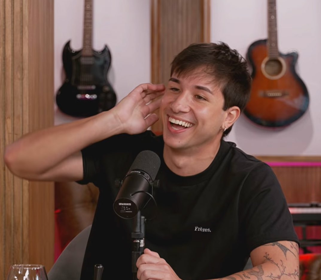 fall in love again and again 🤏🏻