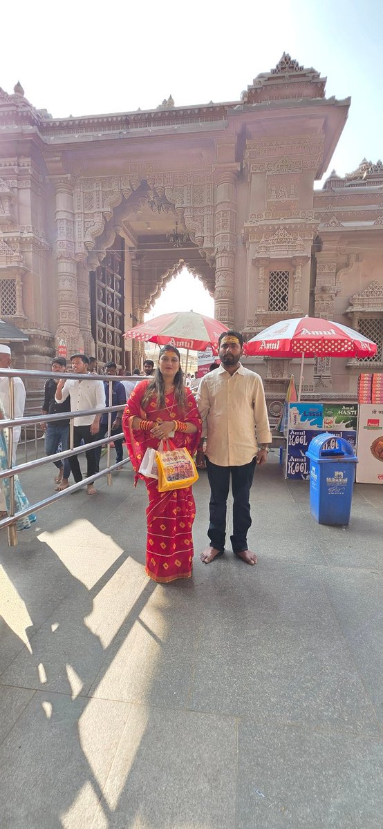 KumarJnb's tweet image. आज वाराणसी में काशी विश्वनाथ मंदिर भगवान शिव को समर्पित जो उत्तर प्रदेश के वाराणसी (काशी) में गंगा नदी के पश्चिमी तट पर स्थित है। यह १२ ज्योतिर्लिंगों में से एक है और “विश्वेश्वर” (ब्रह्मांड के शासक) को समर्पित है। जिनके दर्शन करने का सौभाग्य प्राप्त हुआ। ।। हर हर महादेव ।।