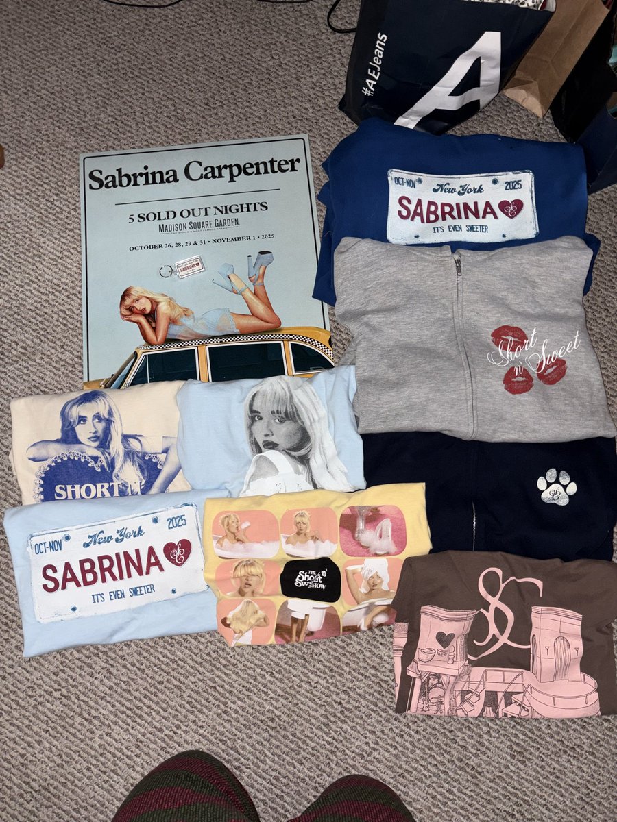 Do you think I bought enough Sabrina Carpenter Merch ?🫶🏻
#sabrinacarptener 
#sabrinacarpentermerch
#nycshortnsweet
#merch 

<a href="/TeamSabrina/">Team Sabrina 🐾</a> <a href="/SabrinaAnnLynn/">Sabrina Carpenter</a>