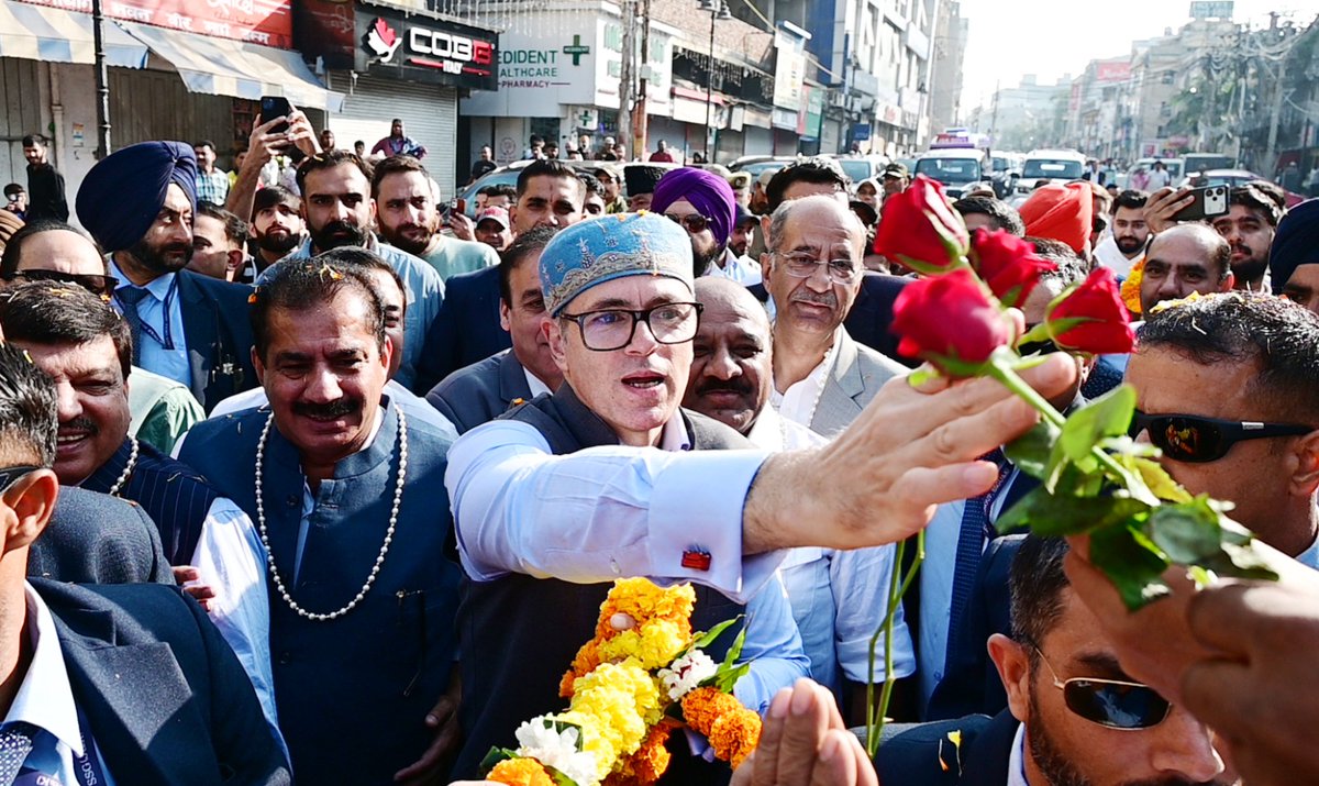 Rousing welcome to Hon'ble CM <a href="/OmarAbdullah/">Omar Abdullah</a> Sb for reviving the Darbar Move after 4 years_ restoring a legacy that belongs to the People,not the bureaucracy.The historical decision has changed the slogan from jammu,jammu to Omar,Omar.
Real leader believes in unity not division.