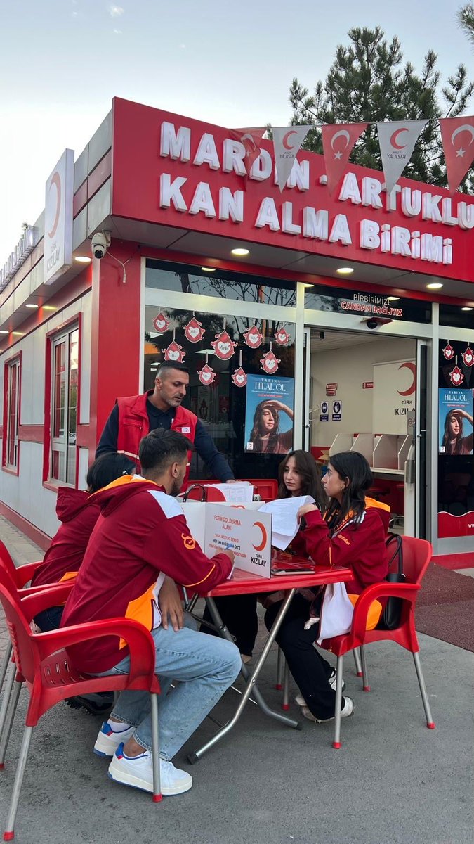 uAUNIArtuklu's tweet photo. KAN ACİL DEĞİL SÜREKLİ İHTİYAÇTIR!

ultrAslan UNI Artuklu ailesi olarak, Kızılay haftasına özel kan bağışında bulunduk.

#uAUNIArtuklu
#ultrAslanUNI https://t.co/CjnSnShGyM