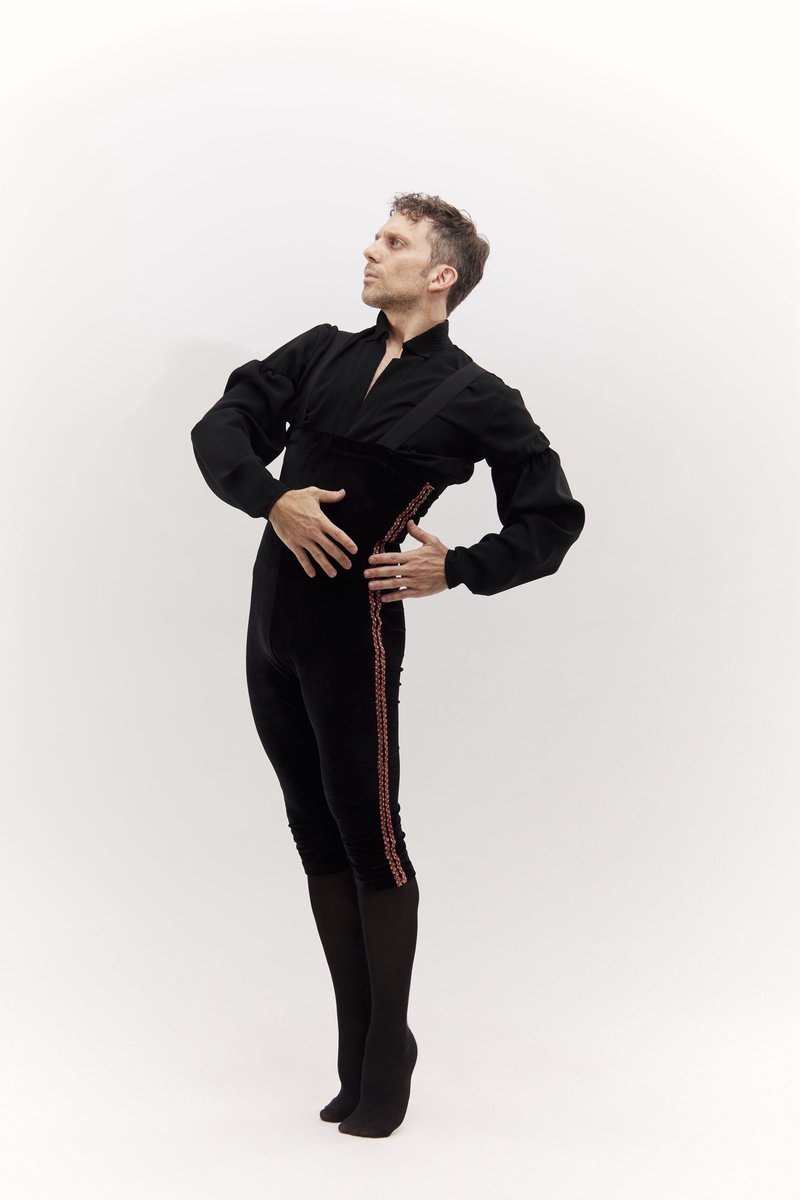 Todo listo en Leganés para la máster class con Eduardo, primer bailarín del Ballet Nacional de España.
Una experiencia única para vivir la danza desde dentro. <a href="/AytoLeganes/">Ayuntamiento de Leganés</a> 
#Leganés #BalletNacional #Danza #ArteEnMovimiento