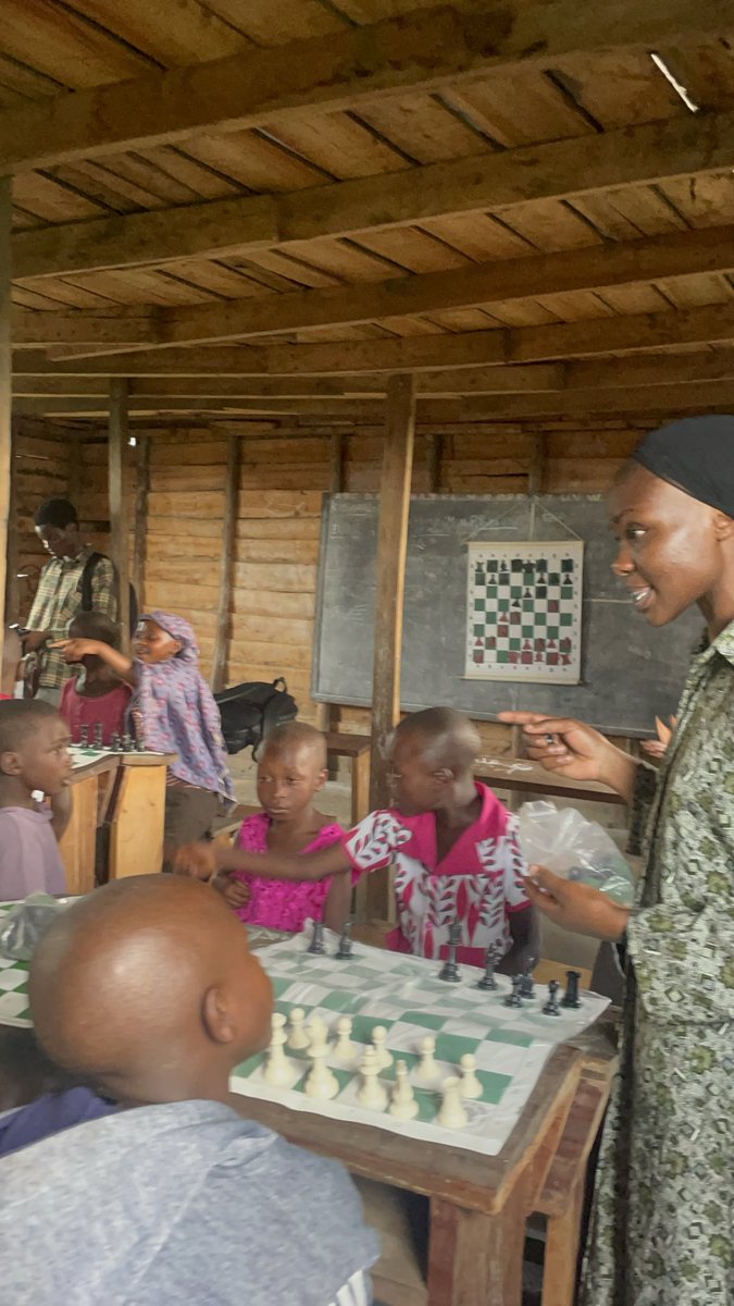 SogaChess's tweet image. 🇨🇩 In a country torn by violence, we chose values to protect the youngest.

Yes we believe in education as a path to lasting peace.
Yes we act to pass it on to future generations.

We carry these values deep in our hearts:
to leave our country better than we found it,
and the…