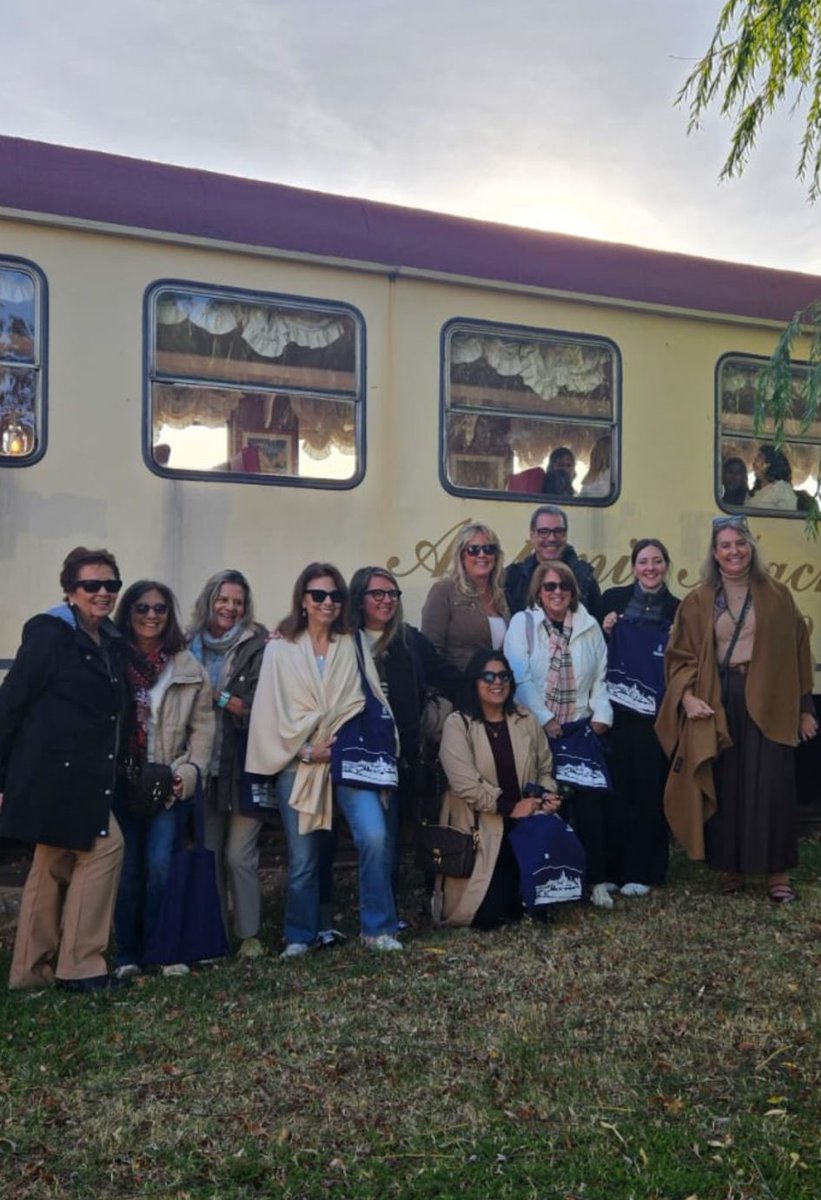 🎑🏰| Turoperadores de Estados Unidos visitan Segovia para evaluar la ciudad como destino de 'turismo tranquilo'
tribunasegovia.com/noticias/42296…
#segoviaslowtourism #segoviaturismolento #segoviaturismotranquilo #absolutetorurism #turismodesegovia