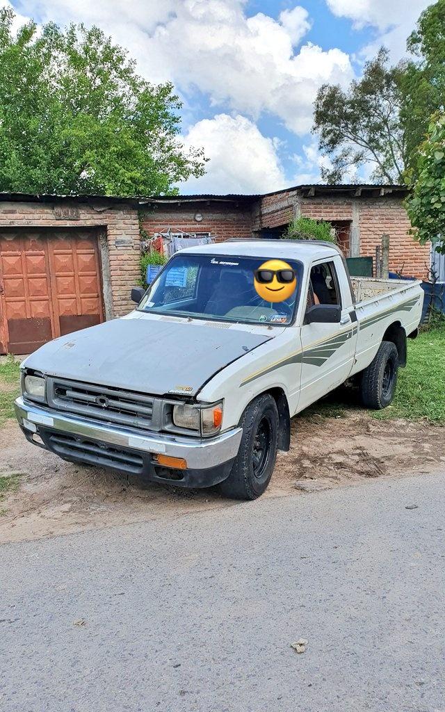 Gente, con nuestra Hilux, que no tiene aire, no tiene confort y si le pedís Spotify se apaga, estamos haciendo fletes, mudanzas, y cualquier cosa que entre en la caja.
Si estás por mudar un mueble, un amor o un perro… te lo llevamos.
👉 Compartí porfa, que de esto comemos ❤️