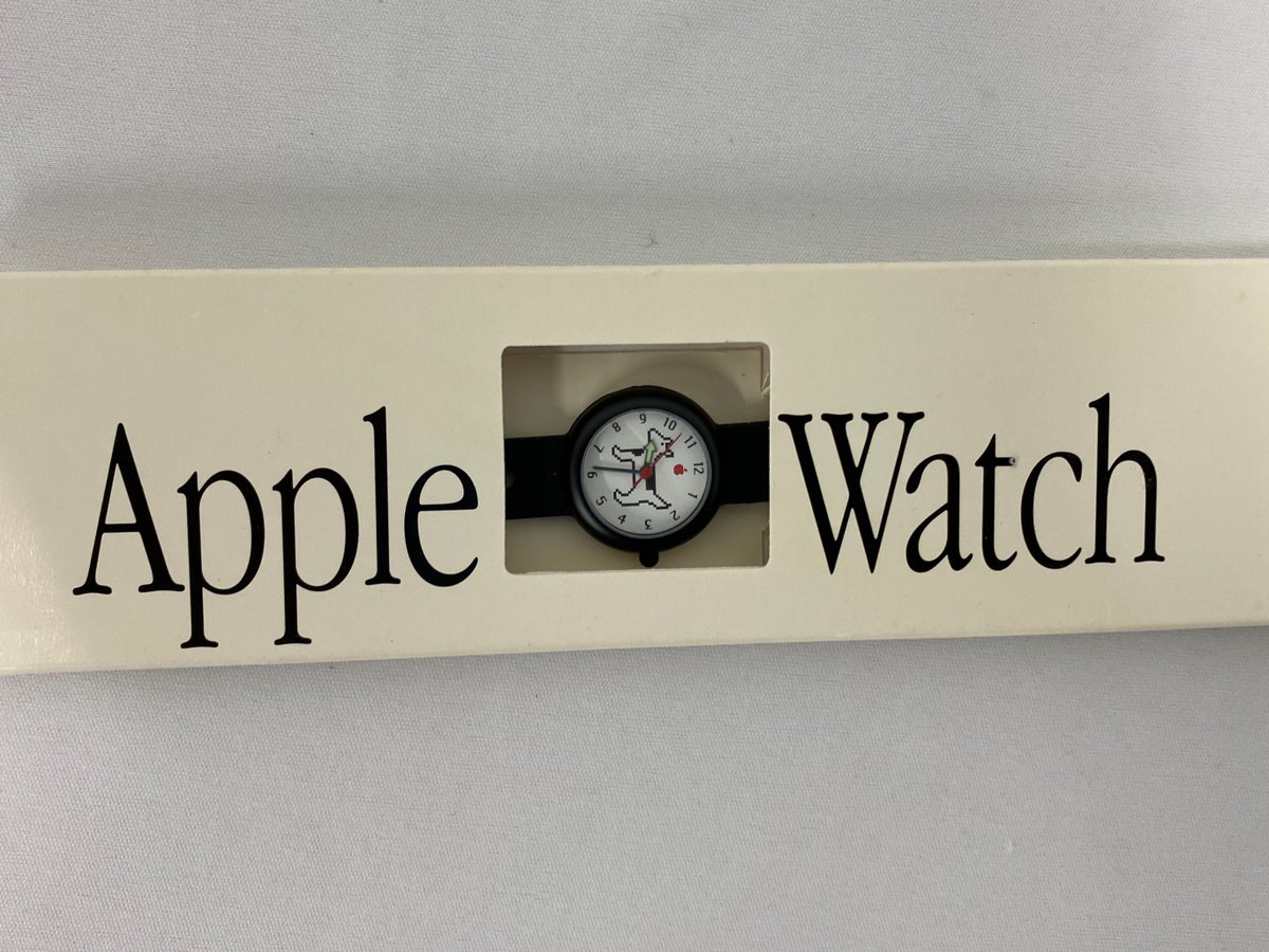 Mimms_Museum's tweet image. We’re falling back—an hour for you, a few decades for Apple. ⏰

Which Apple Watch is your favorite: classic ‘90s analog or today’s all-digital version?

#VintageTechnology #Technology #DaylightSavingsTime #Apple #AppleWatch #ShowUsYourApples