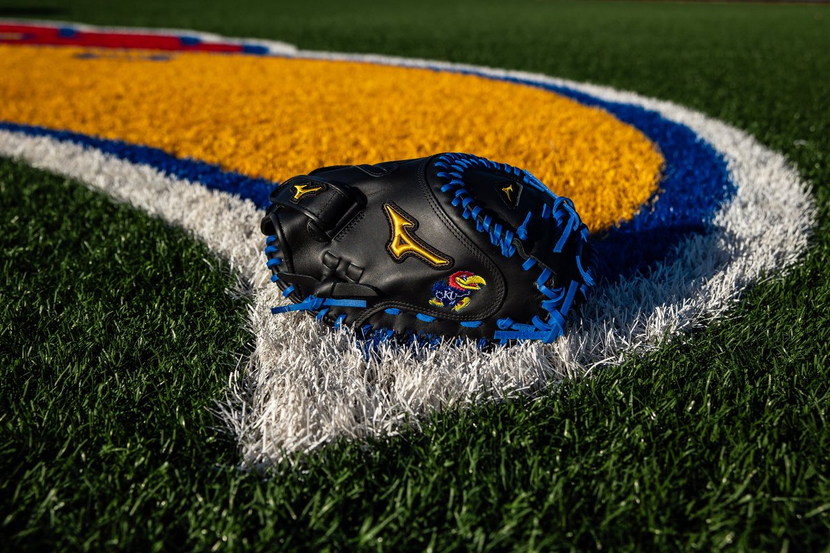 Fresh out the box 😮‍💨

#RockChalk