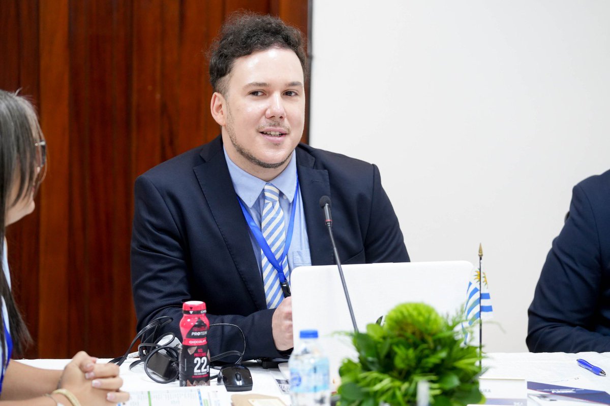 aduanard's tweet photo. Este comité, órgano técnico del COMALEP, tiene como misión la unificación y armonización de la nomenclatura arancelaria entre países de habla hispana, facilitando el comercio internacional mediante principios comunes en la clasificación de mercancías. #AduanasRD #CIN2025 #COMALEP https://t.co/3eSJgZx4Dr