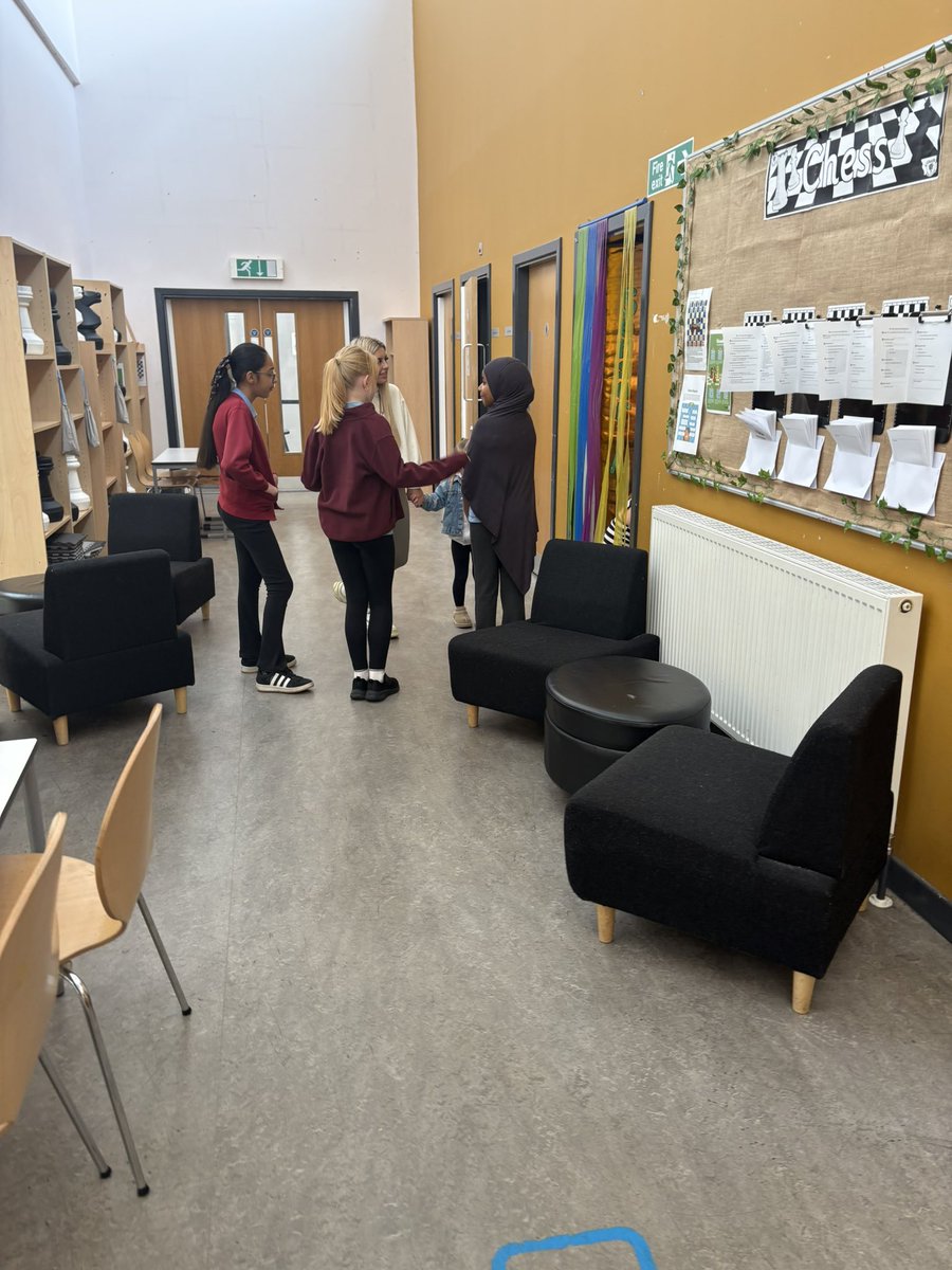 Mrs Laing tweet media
