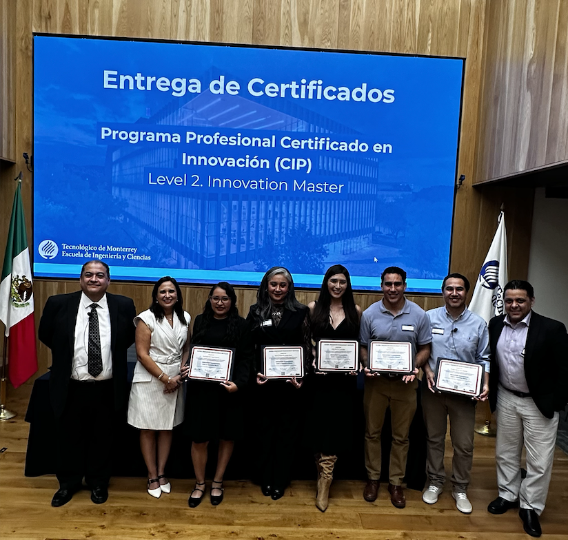 IngenieriasTec's tweet photo. El 28 de octubre se realizó el Encuentro MID, un espacio para fortalecer la comunidad de la Maestría en Innovación para el Desarrollo Empresarial a través del intercambio entre profesores, estudiantes y egresados.

#MID #Findingtheway #PosgradosEIC https://t.co/ipkSZZX0nj