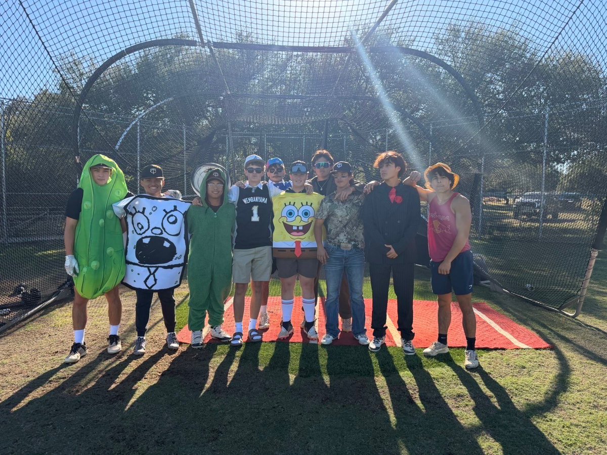 Our Cougars ended October with their costume scrimmage last week. Great Cougar tradition every year!

Spring will be here soon!!! ⚾️⚾️
