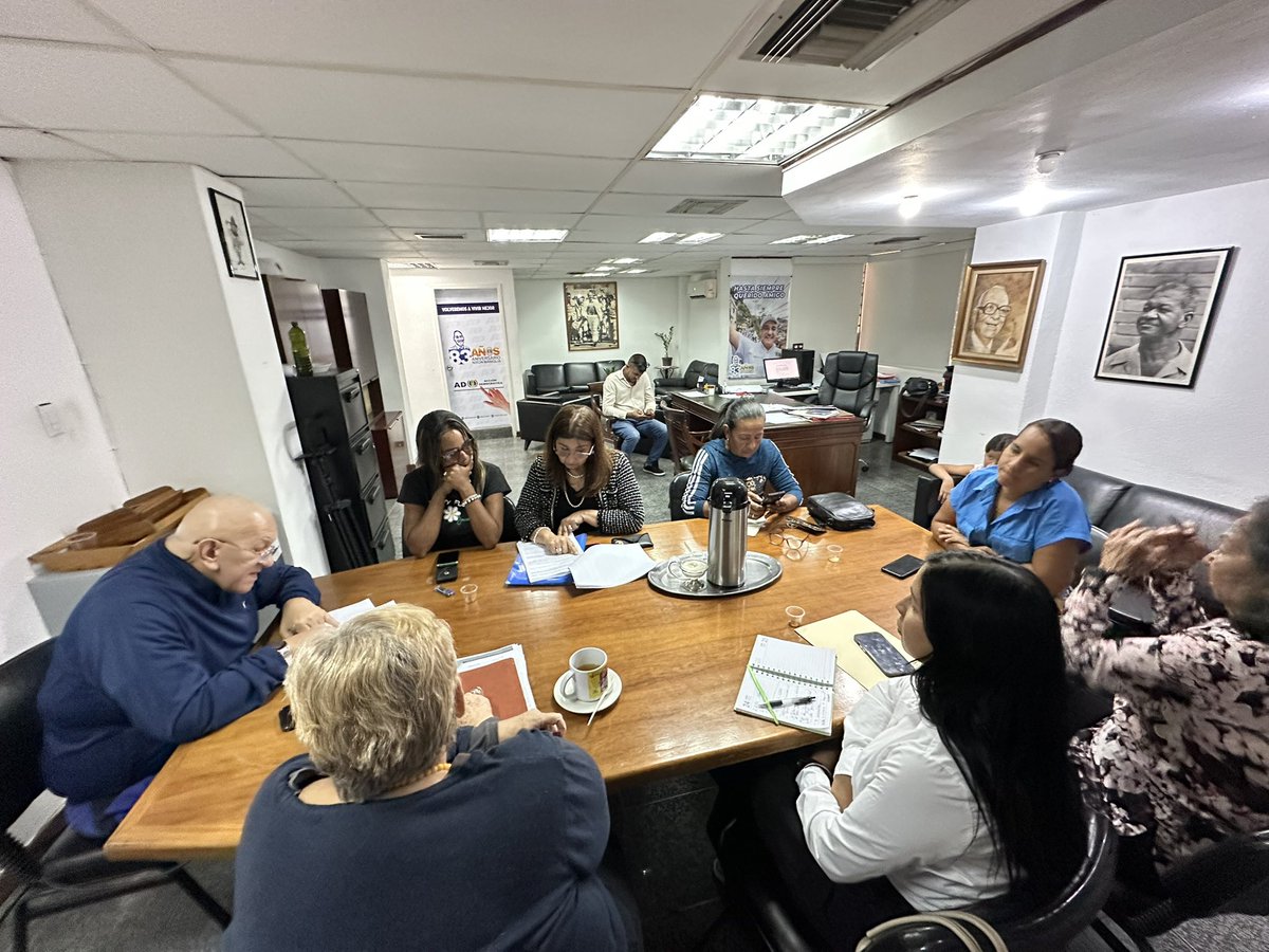 Continuado la revisión de las estructuras, la Secretaría Nacional de Organización con presencia de nuestro Secretario General Nacional <a href="/adbernabe/">Bernabé Gutiérrez</a>, realizan encuentro con la Secretaría Femenina Nacional, para la evaluación de los cronogramas de trabajo. #ADSeCrece 🏳️