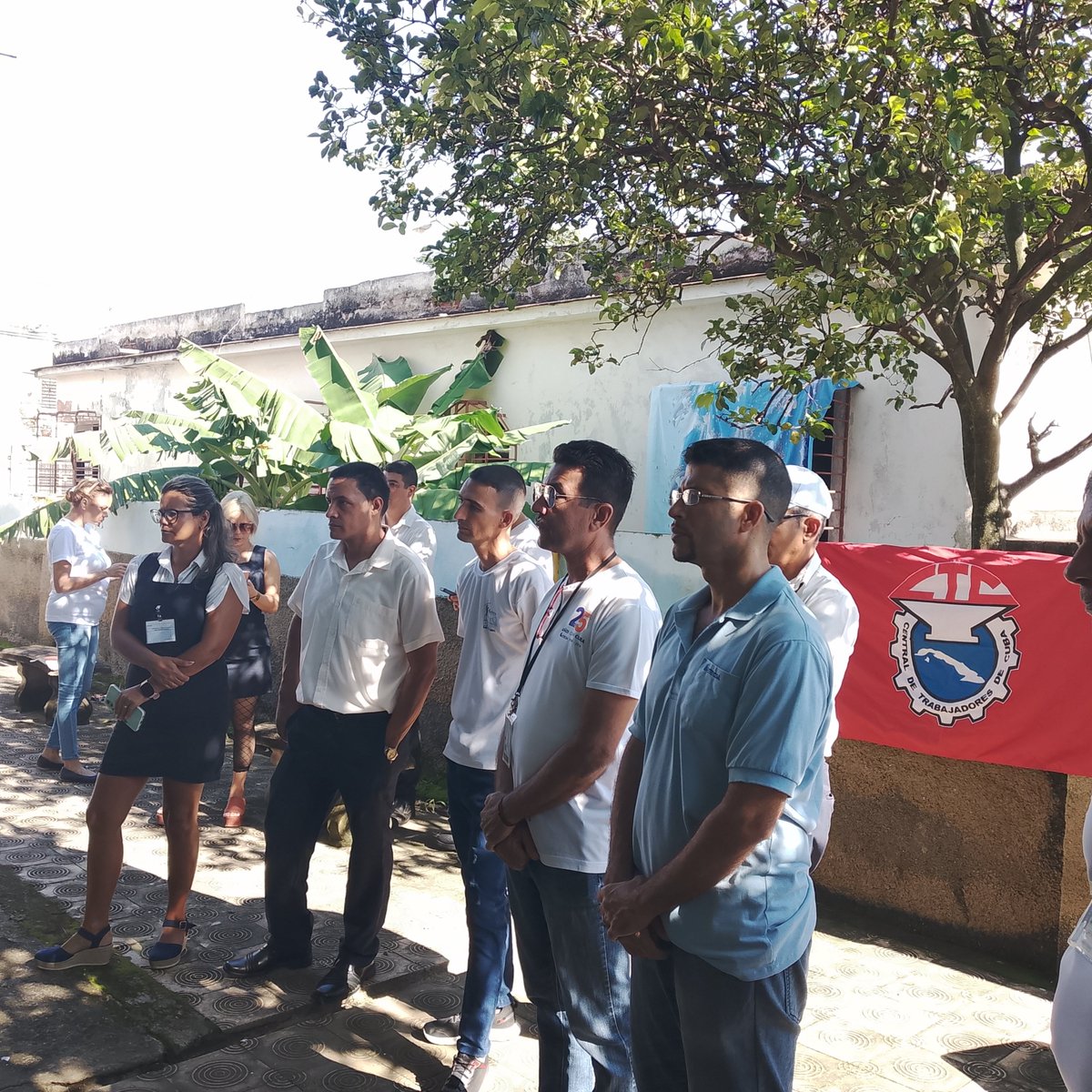 Entidades del Ministerio de Comunicaciones en #LasTunas se reúnen hoy como parte de las actividades de la Jornada de Seguridad y Salud del #Trabajo para tratar el tema de las arbovirosis en el territorio.
#CubaEsSalud