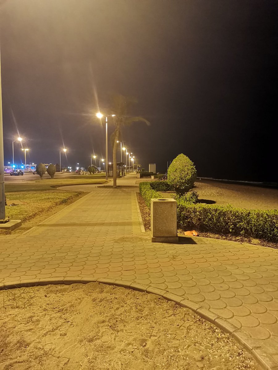 _6AM6's tweet image. الأرواح الجـميلة تجبرك على أن تقترب مـنهـا وتسـتعذب حديثها. لأنك تـدرك أن قـربها راحة وملازمتها سعــادة.💞