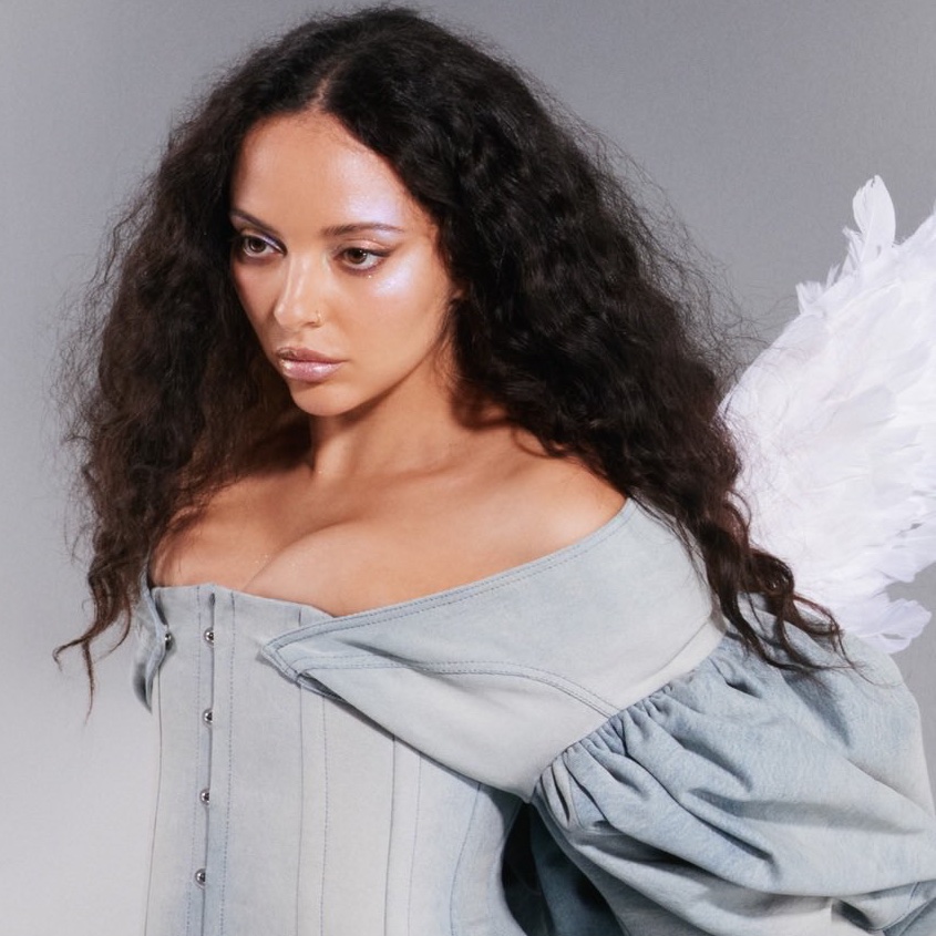 “Uma das melhores músicas pop em muito tempo. É tão incrível e inovadora. Na verdade me inspirou muito no meu disco. (…) Me inspirou em tentar estruturas diferentes, diferentes estilos, principalmente em Everybody Scream” — Florence Welch sobre “Angel of My Dreams” de JADE.