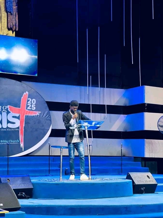 churchunusualng's tweet photo. NEW WEEK AFFIRMATION: DIVINE PROVISION 💪
This week, I boldly declare that I am not limited by the economy of the world, but empowered by the economy of Heaven.
#ChurchUnusual #NewWeekAffirmation #DivineProvision #GodOurSource #AbundanceMindset #OverflowSeason #GraceAndSupply https://t.co/QsfNr0GwyC